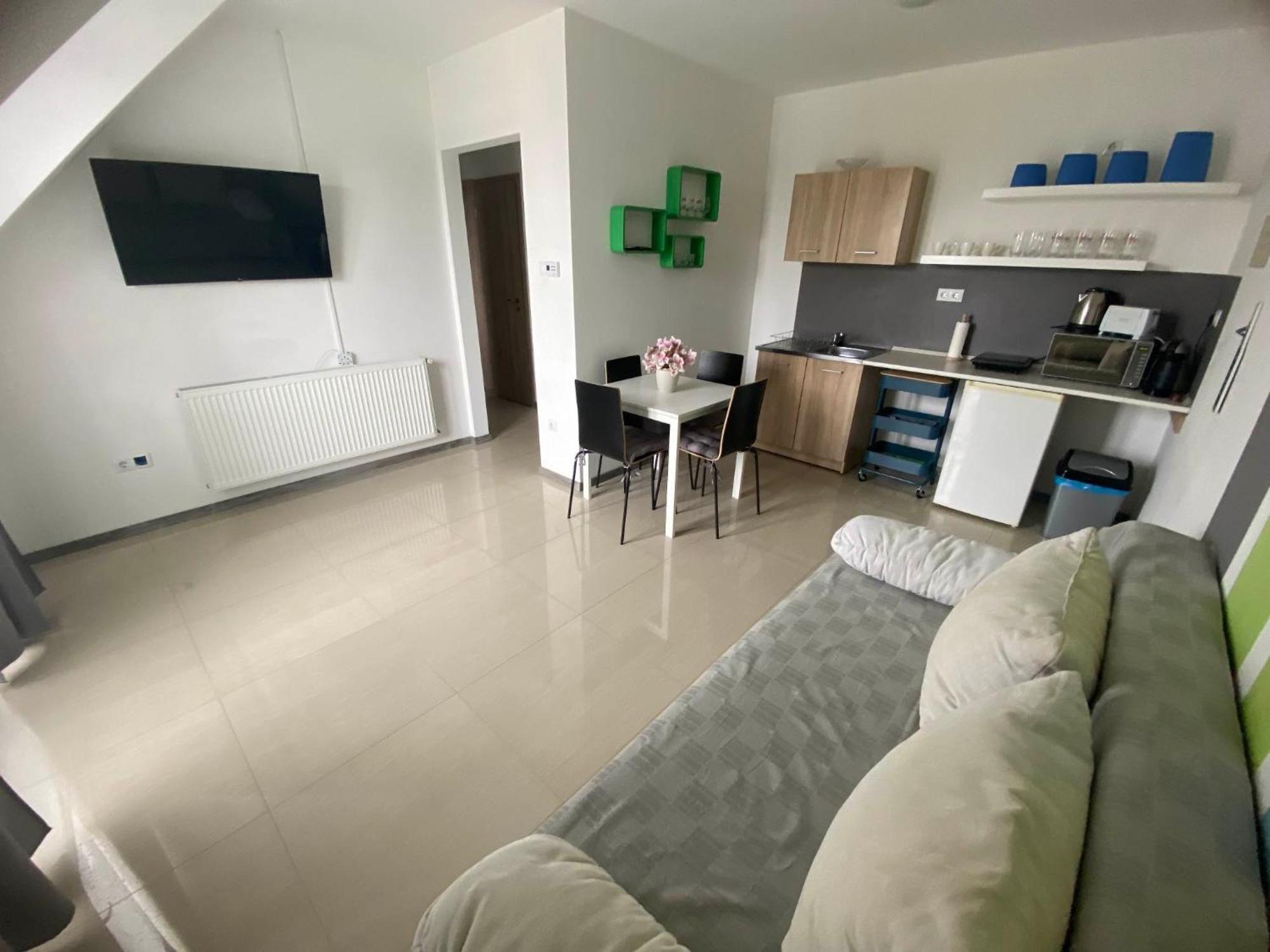 Lexy Family Apartman Hajdúszoboszló Екстериор снимка
